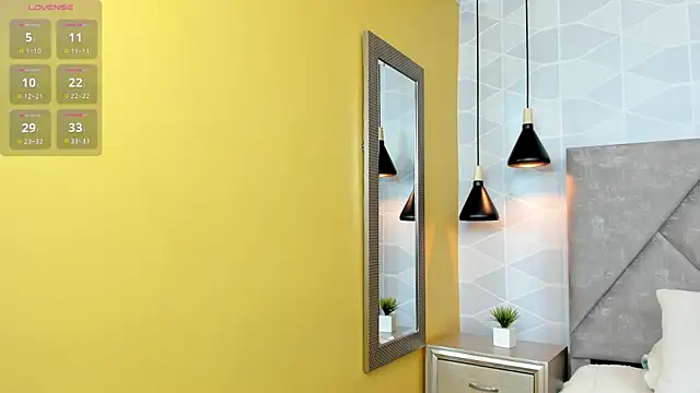 Jade Whisper online show from December 4, 2025, 1:26 am