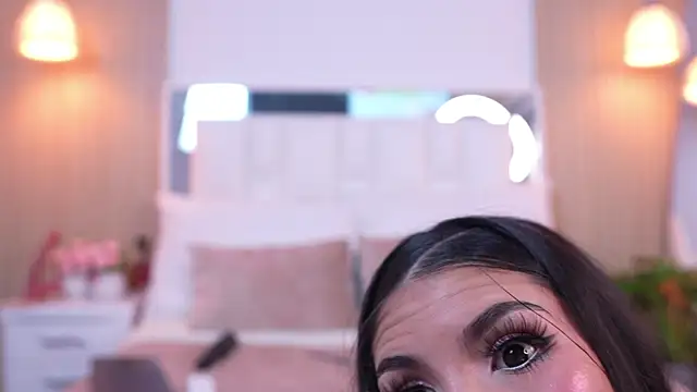 sara goddess01 online show from April 15, 2026, 6:34 pm