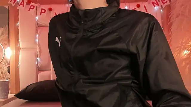 Daphne And Roger online show from February 12, 2026, 11:21 am