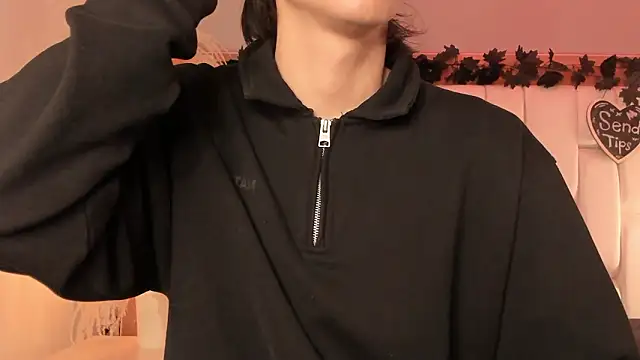 Daphne And Roger online show from March 4, 2026, 11:07 am