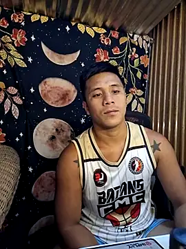 Snapshot of mr_dave chatting on December 19, 2025, 10:17 am mr dave online show from December 19, 2025, 10:17 am