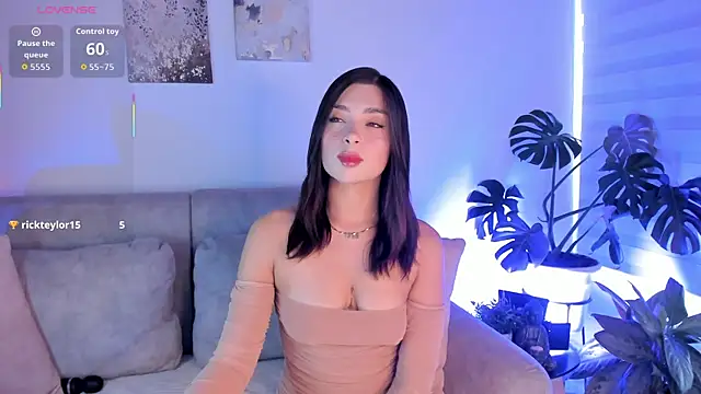 Snapshot of Estrer_collins chatting on May 14, 2026, 8:28 pm Estrer collins online show from May 14, 2026, 8:28 pm