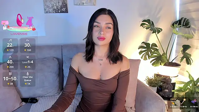 Snapshot of Estrer_collins chatting on January 8, 2026, 8:04 pm Estrer collins online show from January 8, 2026, 8:04 pm