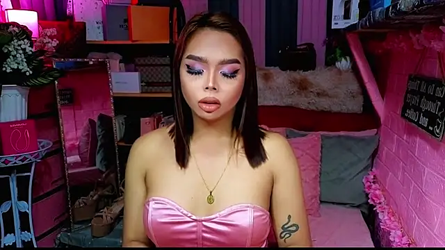 Snapshot of MoniqueCeleste chatting on November 16, 2025, 4:23 pm MoniqueCeleste online show from November 16, 2025, 4:23 pm