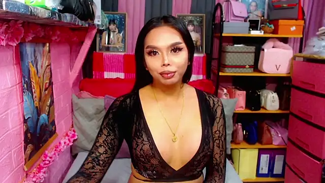 Snapshot of MoniqueCeleste chatting on October 2, 2025, 4:21 pm MoniqueCeleste online show from October 2, 2025, 4:21 pm