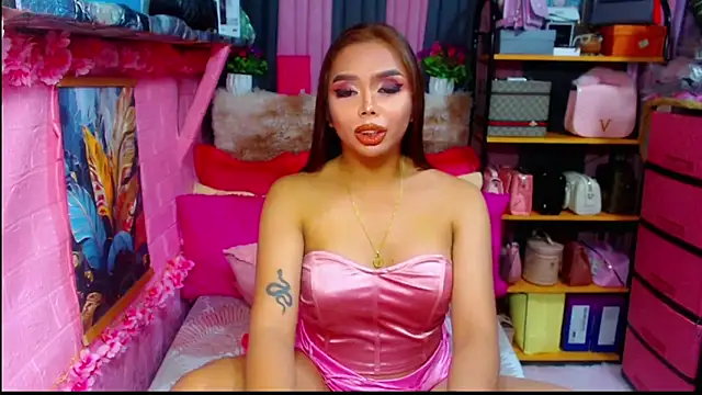 Snapshot of MoniqueCeleste chatting on October 12, 2025, 5:58 pm MoniqueCeleste online show from October 12, 2025, 5:58 pm