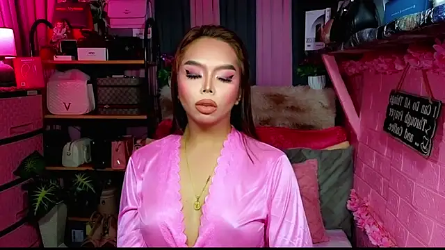 Snapshot of MoniqueCeleste chatting on October 29, 2025, 12:53 am MoniqueCeleste online show from October 29, 2025, 12:53 am