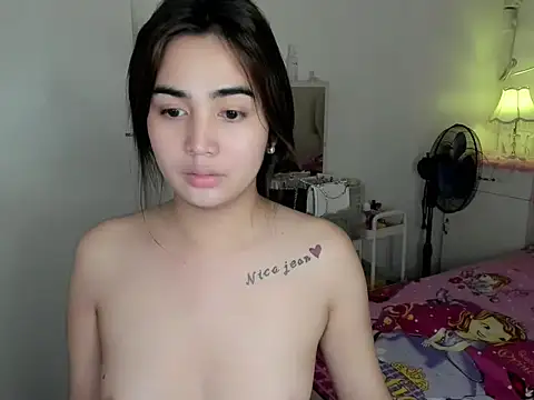 Alovelydoll nica online show from April 20, 2026, 1:24 pm