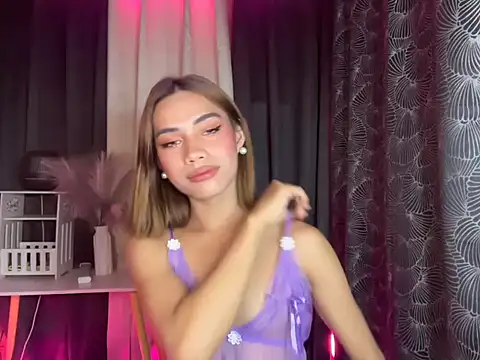 Lovelynikki03 online show from November 4, 2025, 3:16 pm