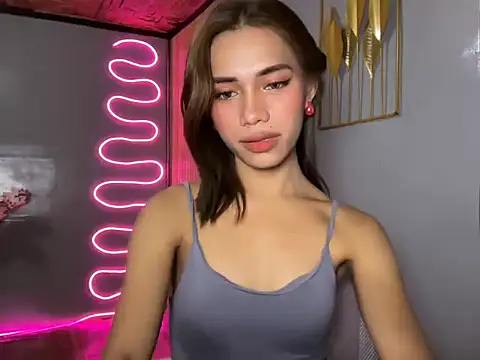 Lovelynikki03 online show from April 24, 2026, 10:23 pm