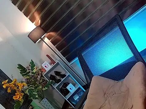 Bella subhunterx online show from March 8, 2026, 7:44 am