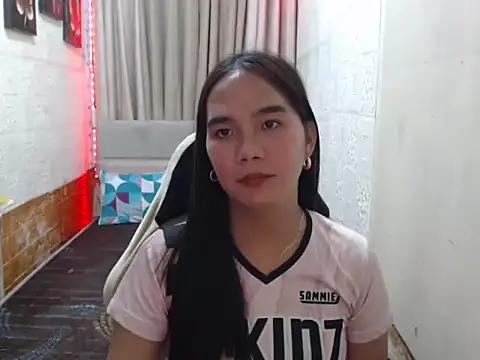 Sweet sammie04 online show from September 15, 2025, 3:23 pm