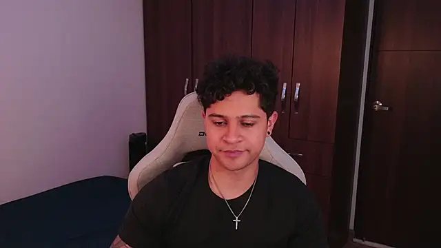 Snapshot of domsantiago_ chatting on September 22, 2025, 4:40 am domsantiago online show from September 22, 2025, 4:40 am