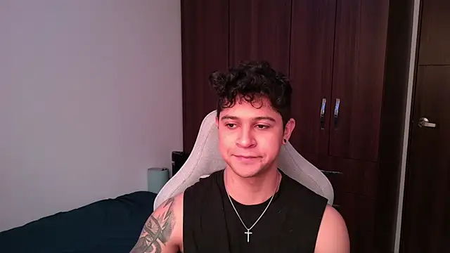 Snapshot of domsantiago_ chatting on October 12, 2025, 4:19 pm domsantiago online show from October 12, 2025, 4:19 pm