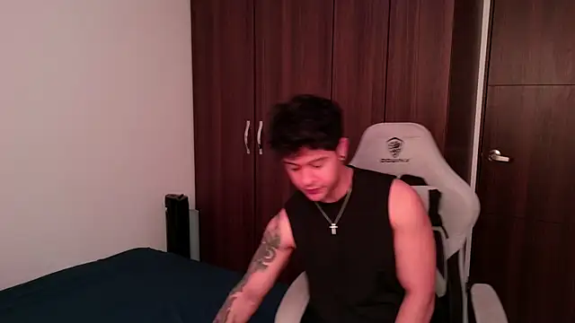 Snapshot of domsantiago_ chatting on October 1, 2025, 1:59 pm domsantiago online show from October 1, 2025, 1:59 pm