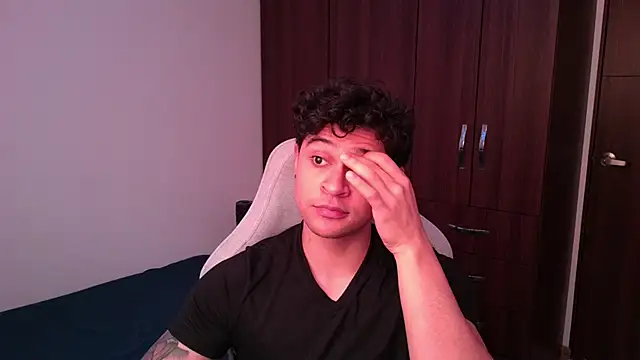Snapshot of domsantiago_ chatting on October 9, 2025, 7:58 pm domsantiago online show from October 9, 2025, 7:58 pm