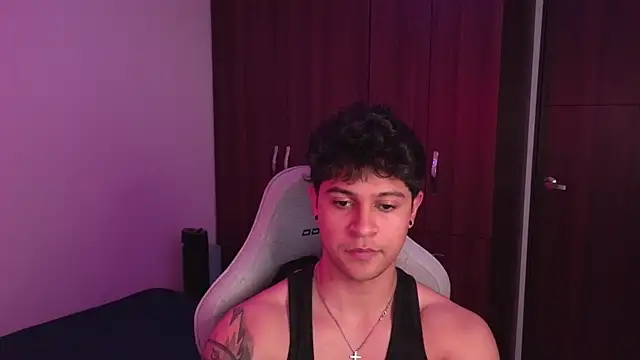 Snapshot of domsantiago_ chatting on October 2, 2025, 2:15 am domsantiago online show from October 2, 2025, 2:15 am