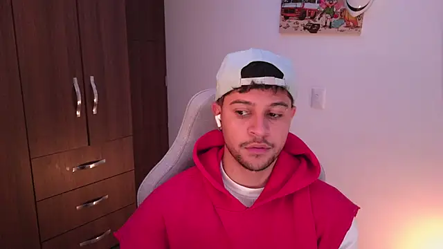 domsantiago  online show from December 3, 2025, 3:18 am