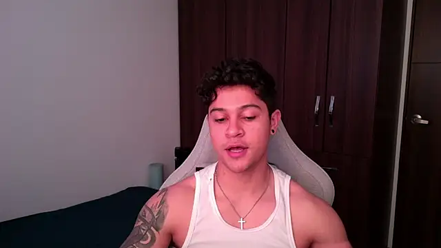 Snapshot of domsantiago_ chatting on October 13, 2025, 3:02 pm domsantiago online show from October 13, 2025, 3:02 pm