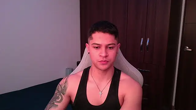 Snapshot of domsantiago_ chatting on October 15, 2025, 5:32 pm domsantiago online show from October 15, 2025, 5:32 pm
