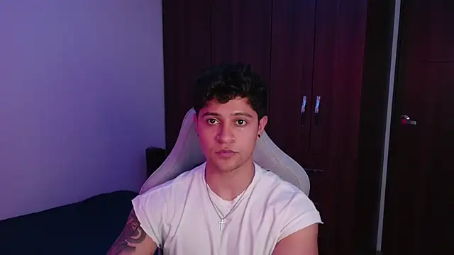 Snapshot of domsantiago_ chatting on September 26, 2025, 12:28 am domsantiago online show from September 26, 2025, 12:28 am