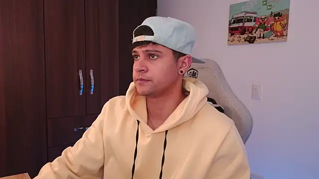 Snapshot of domsantiago_ chatting on September 16, 2025, 3:18 am domsantiago online show from September 16, 2025, 3:18 am