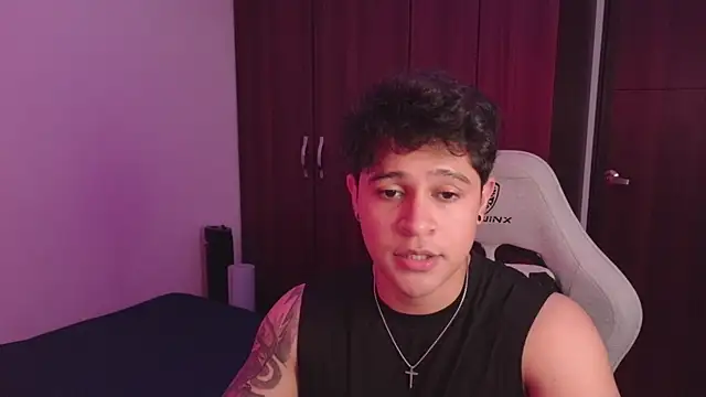 Snapshot of domsantiago_ chatting on October 1, 2025, 12:06 am domsantiago online show from October 1, 2025, 12:06 am