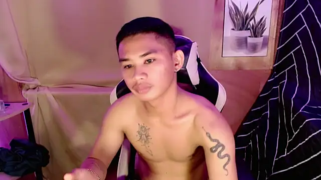 Snapshot of asianhardcock25 chatting on September 9, 2025, 10:14 am asianhardcock25 online show from September 9, 2025, 10:14 am
