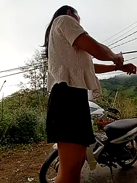 emaame68 online show from November 6, 2025, 1:42 am