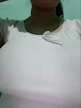 Snapshot of Shiny_Babe chatting on April 26, 2026, 2:53 am Shiny Babe online show from April 26, 2026, 2:53 am