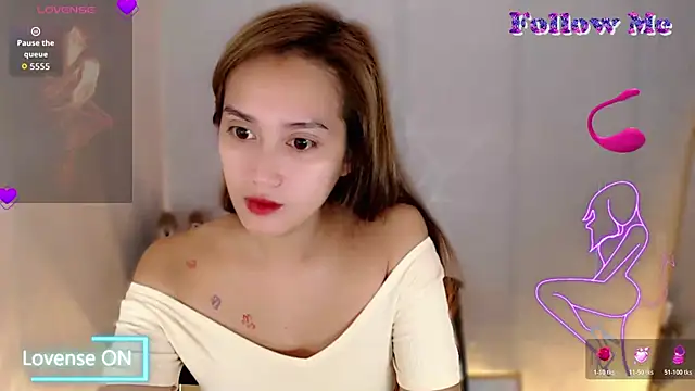 sweetangelluv2cum online show from November 12, 2025, 4:11 pm