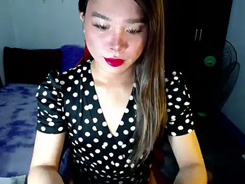 Snapshot of Urassiansweetcummer chatting on November 7, 2025, 1:43 am Urassiansweetcummer online show from November 7, 2025, 1:43 am