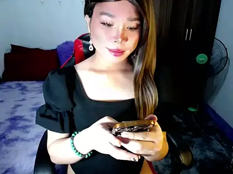 Snapshot of Urassiansweetcummer chatting on November 26, 2025, 2:50 pm Urassiansweetcummer online show from November 26, 2025, 2:50 pm