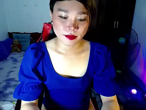 Urassiansweetcummer online show from April 8, 2026, 3:19 am