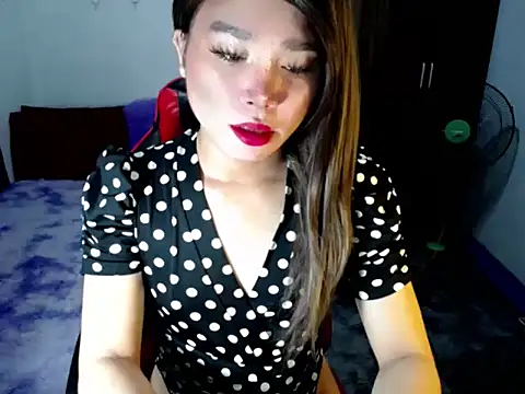 Snapshot of Urassiansweetcummer chatting on November 23, 2025, 1:59 am Urassiansweetcummer online show from November 23, 2025, 1:59 am