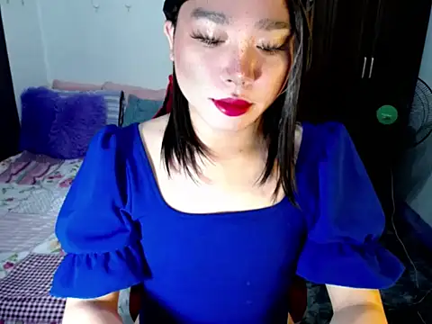 Snapshot of Urassiansweetcummer chatting on September 11, 2025, 12:21 am Urassiansweetcummer online show from September 11, 2025, 12:21 am