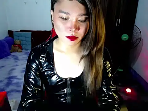 Urassiansweetcummer online show from April 1, 2026, 3:41 am