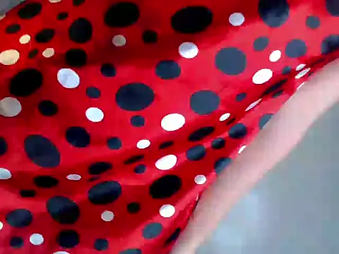 yolly fox online show from September 22, 2025, 4:24 pm