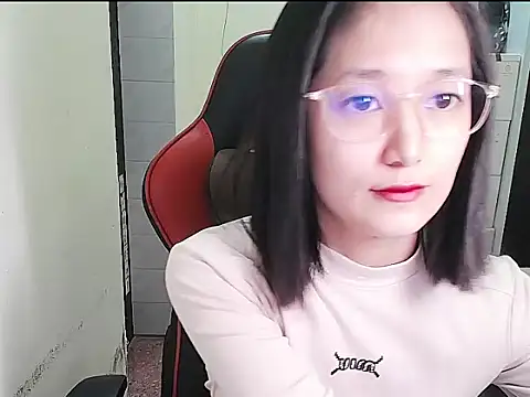 Shulee21 online show from November 13, 2025, 1:09 am