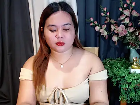 Snapshot of queen_staceyy chatting on December 5, 2025, 6:01 am queen staceyy online show from December 5, 2025, 6:01 am