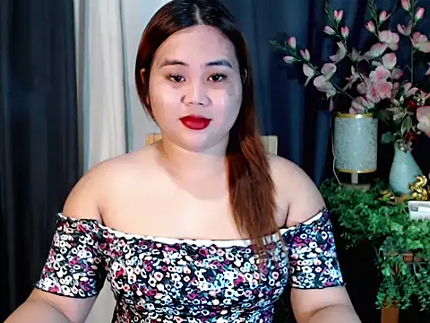 Snapshot of queen_staceyy chatting on November 18, 2025, 7:00 am queen staceyy online show from November 18, 2025, 7:00 am