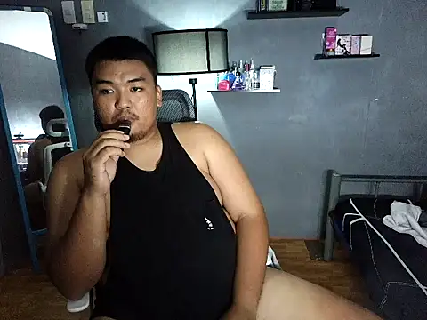 amanda vuitton online show from September 10, 2025, 5:12 pm