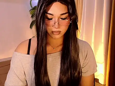 Snapshot of magnificent_kitana chatting on May 24, 2026, 4:07 pm magnificent kitana online show from May 24, 2026, 4:07 pm