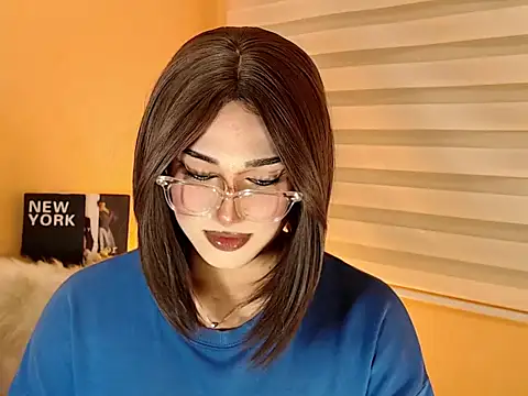 Snapshot of magnificent_kitana chatting on November 11, 2025, 2:12 pm magnificent kitana online show from November 11, 2025, 2:12 pm