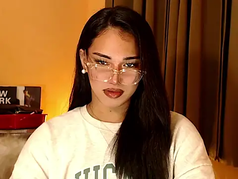 Snapshot of magnificent_kitana chatting on November 10, 2025, 9:20 pm magnificent kitana online show from November 10, 2025, 9:20 pm