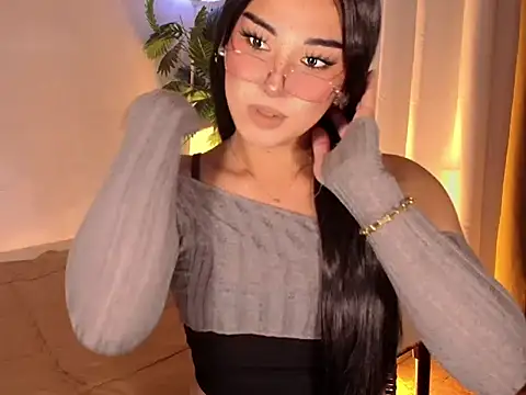 Snapshot of magnificent_kitana chatting on May 27, 2026, 6:37 pm magnificent kitana online show from May 27, 2026, 6:37 pm