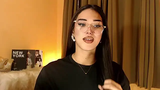 Snapshot of magnificent_kitana chatting on October 13, 2025, 5:53 am magnificent kitana online show from October 13, 2025, 5:53 am