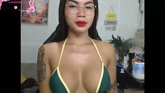 lucyheart777 online show from May 20, 2026, 1:35 am