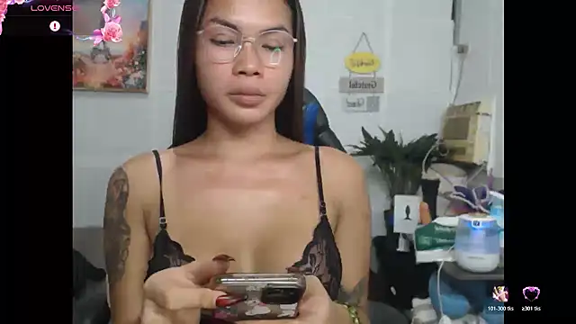lucyheart777 online show from June 17, 2026, 2:00 am