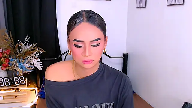 Zialustts online show from March 6, 2026, 1:06 pm